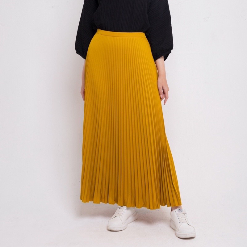 ELEGANT PLEATED SKIRT