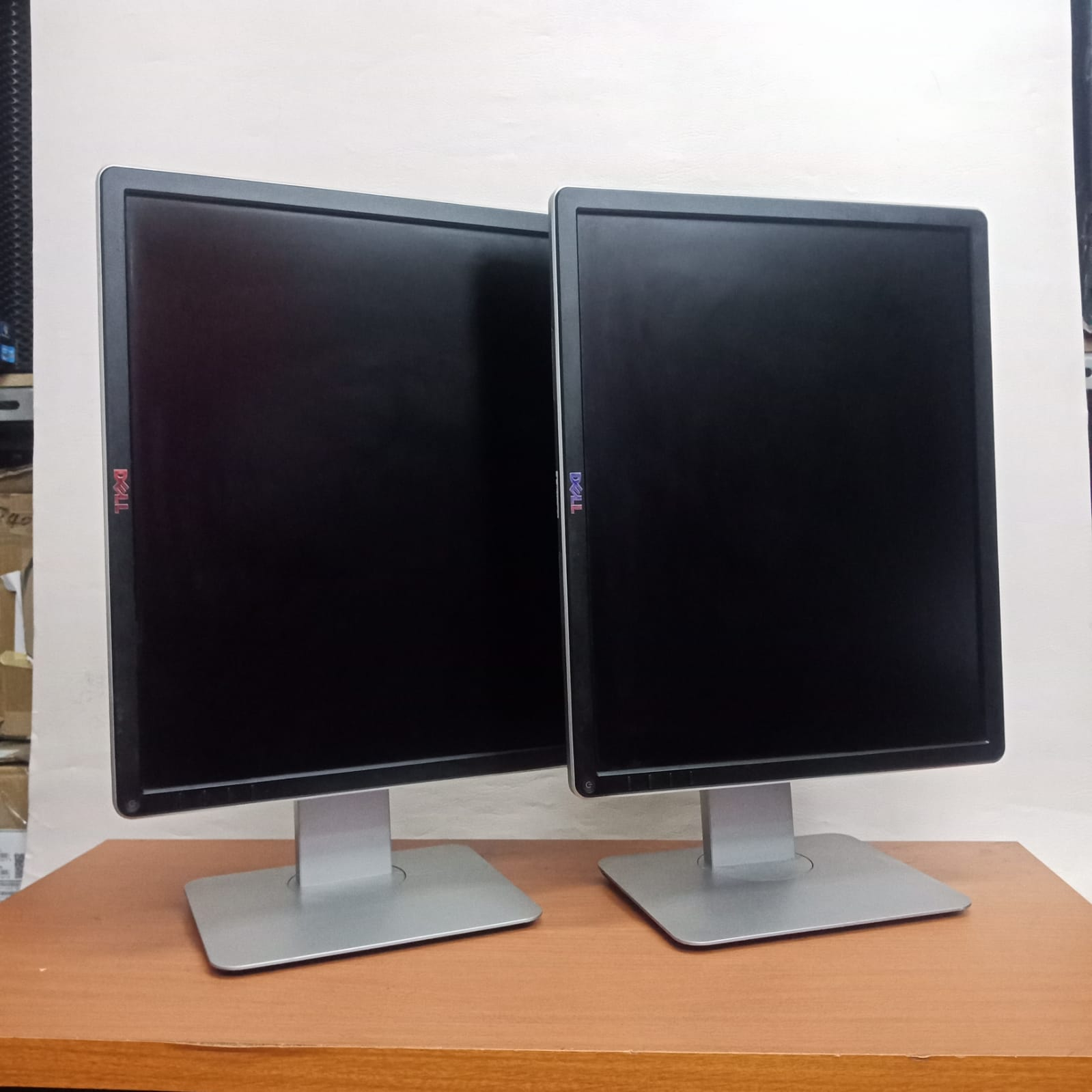 MONITOR DELL P1914SF LED 19 INCH KOTAK LENGKAP KABEL BERGARANSI