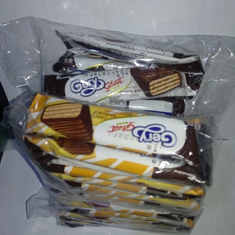 

Gery Salut Wafer 1 Pak Isi 24pcs @6g Chocolate Coklat Choco Hazelnut