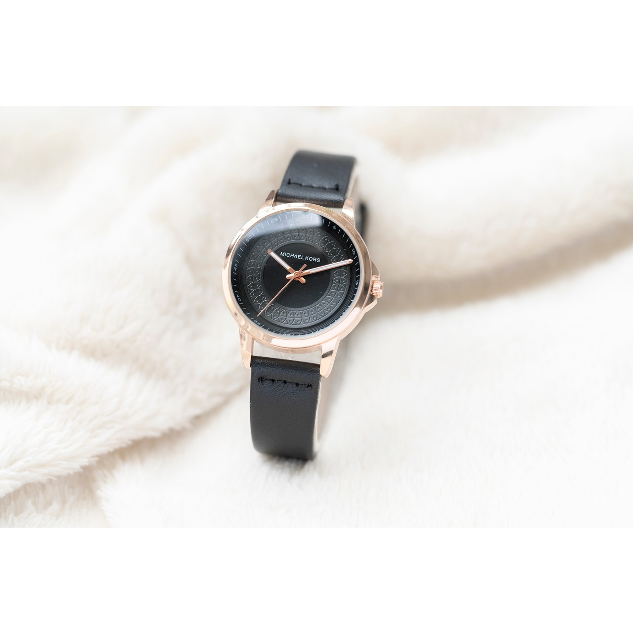 Bisa COD - Jam Tangan Wanita Michael Kors Mk8355Tt Tali Kulit Free Box & Baterai Cadangan