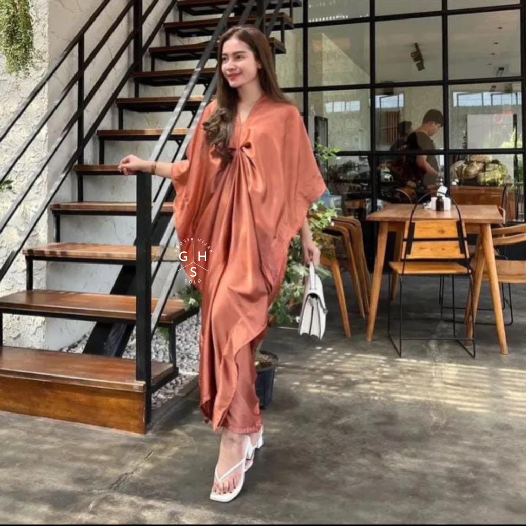 YURI GAMIS KAFTAN OVERSIZE DRESS PANJANG ATASAN WANITA SATIN SILK PREMIUM (DBY)