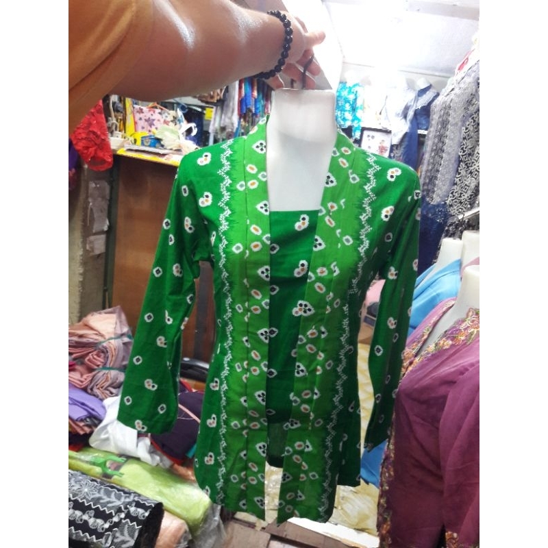 Kebaya jumputan kutu baru hijau