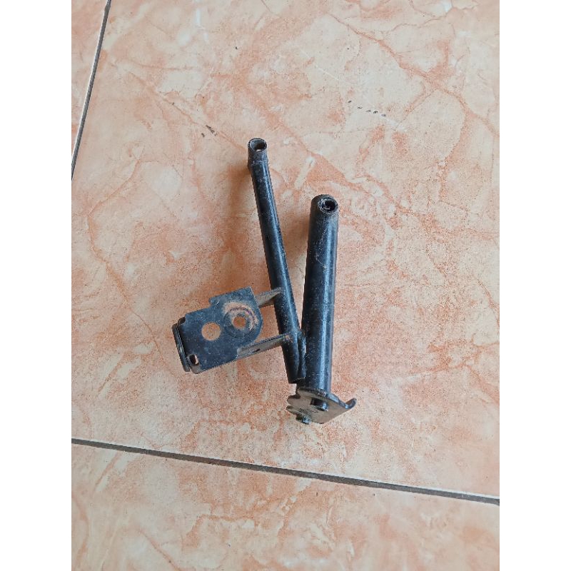 breket bracket dudukan cover depan tameng lampu depan beat eco 2017 2019 ori second