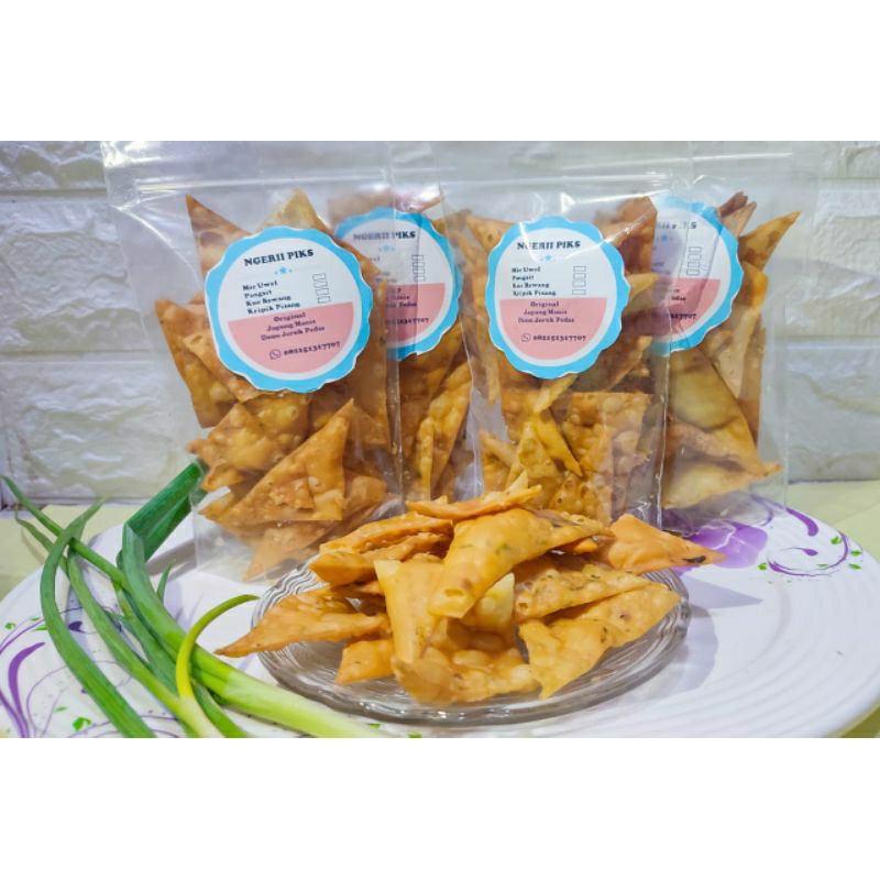 

keripik pangsit bawang/Kue Bawang/Kerupuk Bawang Kemasan 250gr