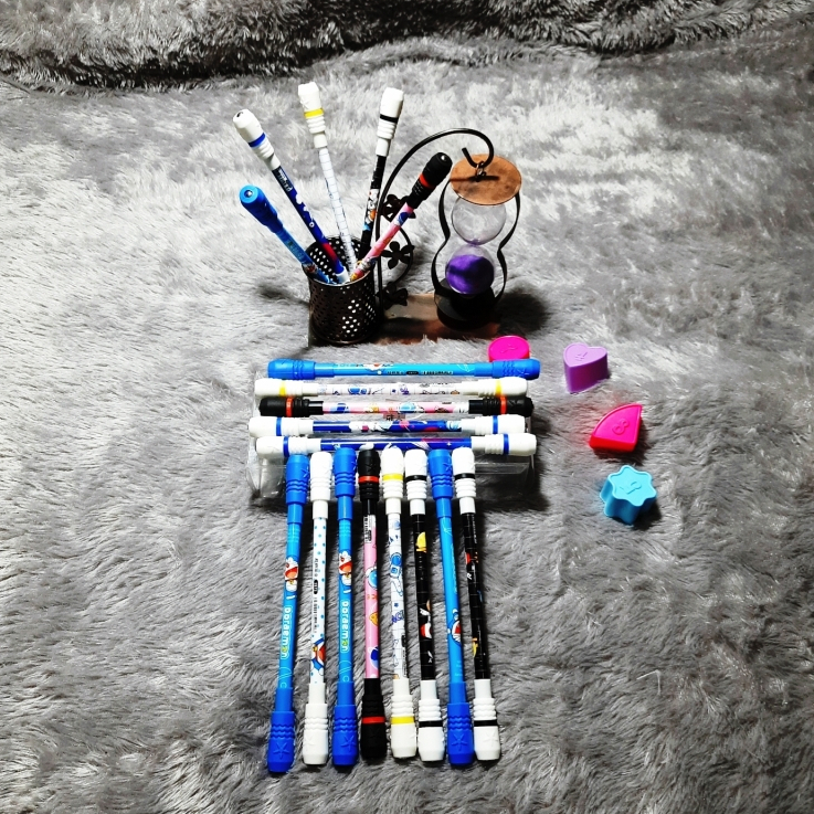 

SPINNING PEN /PULPEN TANPA LED/ SPINNING PEN BALANCED / SPINNING PEN PUTAR KARAKTER