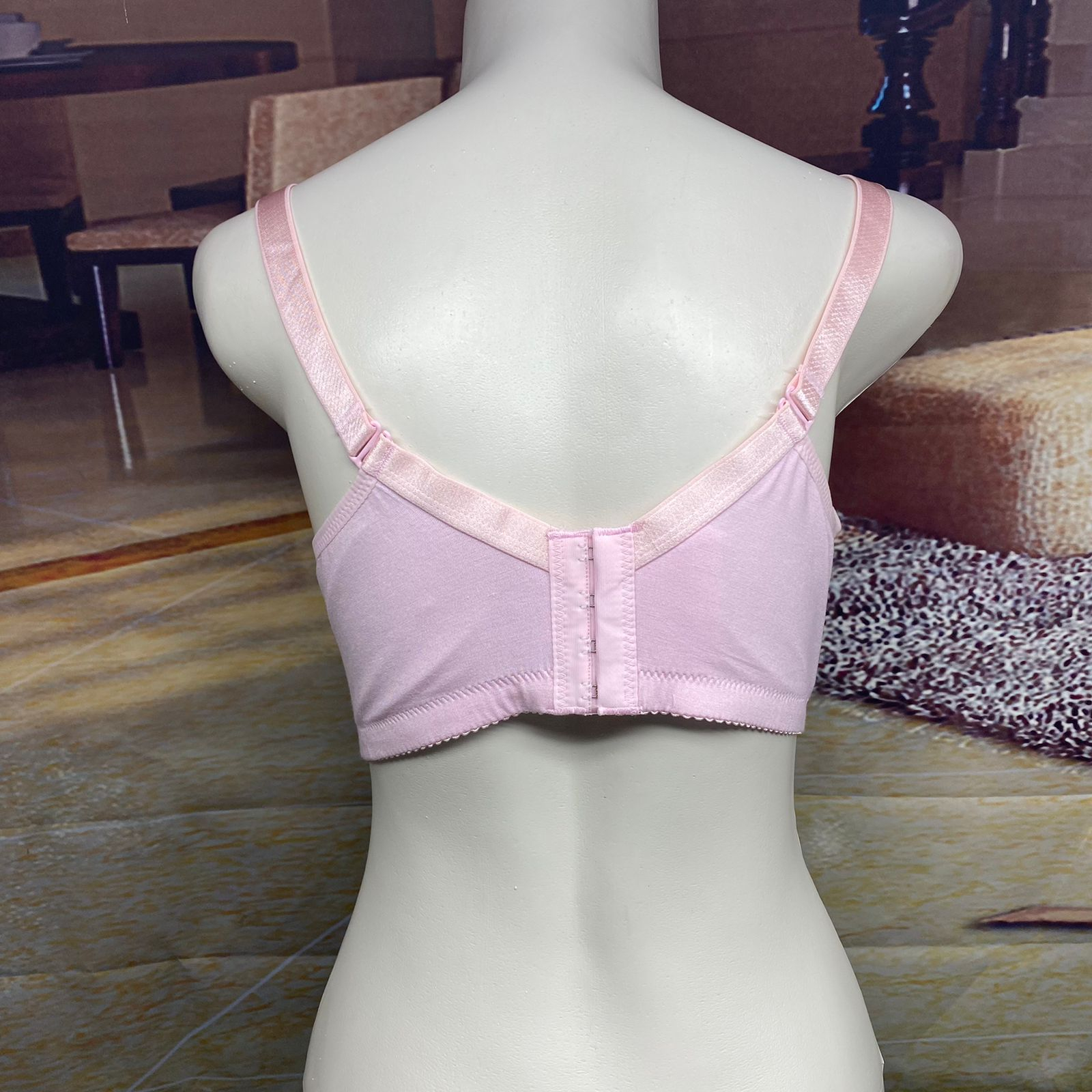 BRA / BH WANITA MENYUSUI 558 TIDAK ADA KAWAT BUSA SEDANG SIZE 34-42