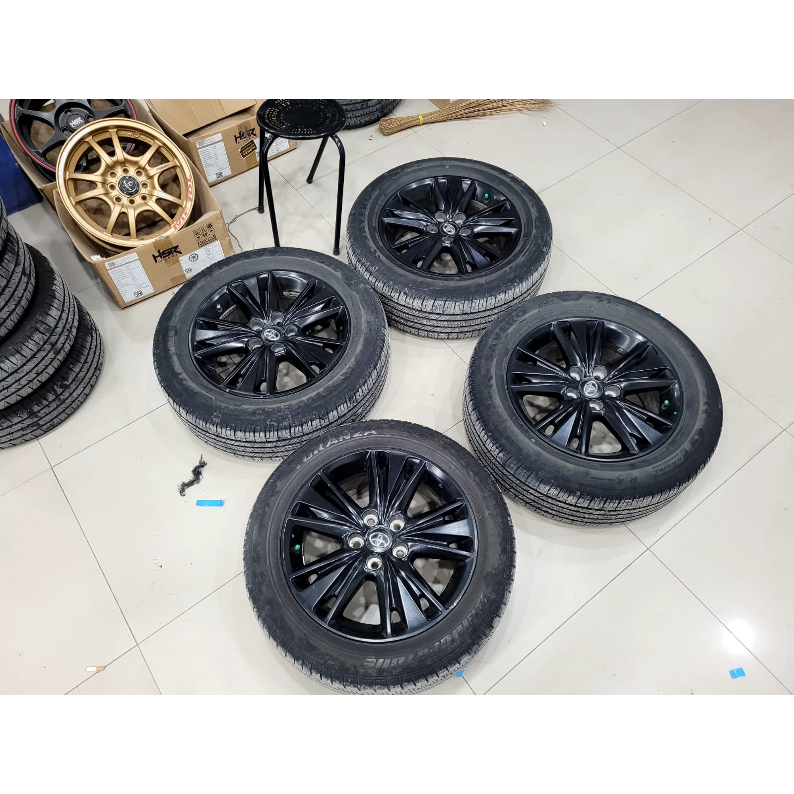 VELG MOBIL SECOND STANDAR INOVA VENTURE RING 17 PCD 5X114 (BAN BONUS)