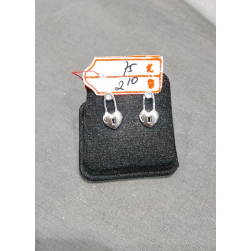 Anting emas 75 peniti hati