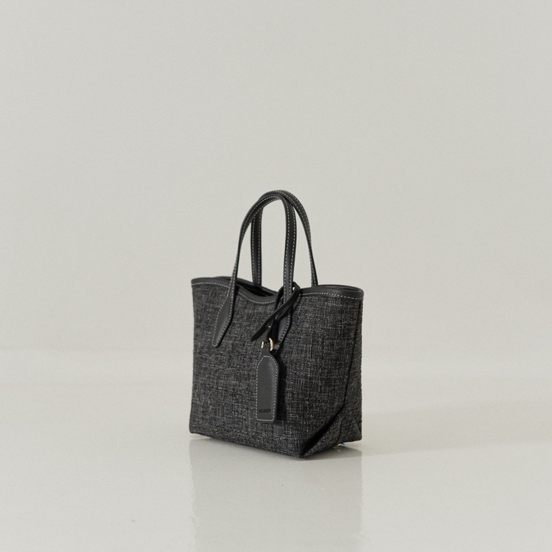 Holdrey Gia Tote Bag