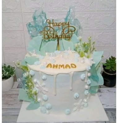 

Winter Cake With Candy Birthday