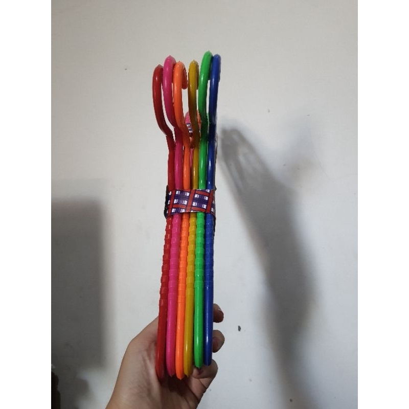 HANGER KAPSTOK TEBAL KUAT ISI 6 PCS / GANTUNGAN BAJU WARNA  / KAPSTOK