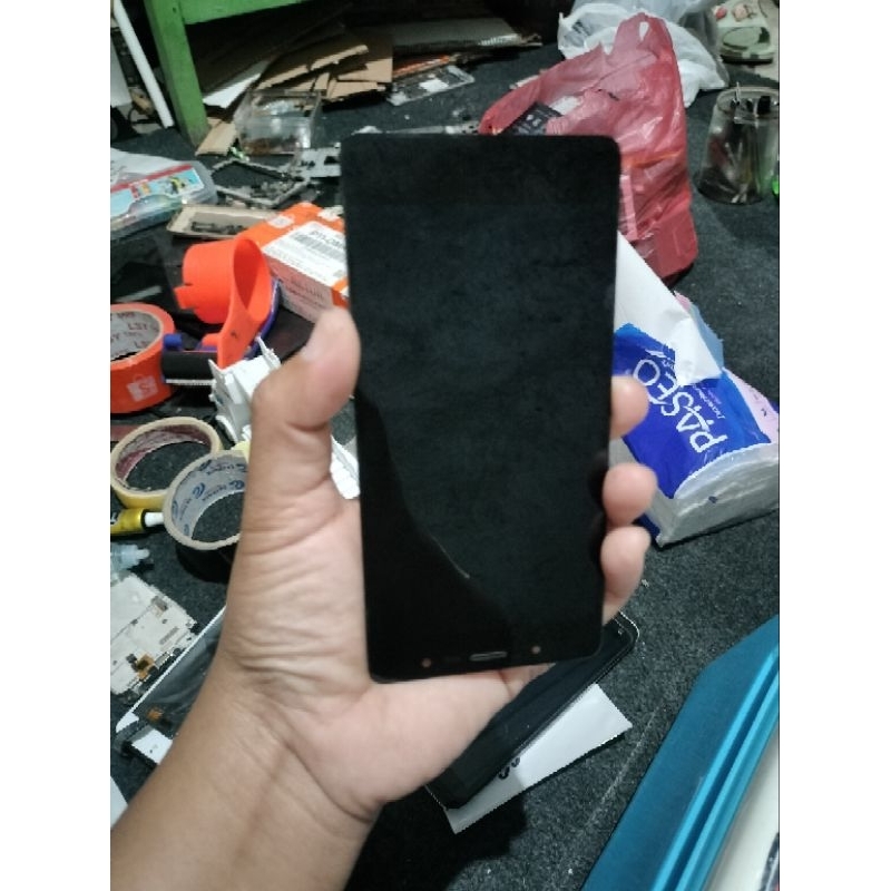 LCD Only Plus Frame Andromax R2 (Touchscreen ngacak dan masih nempel ) Ori Copotan HP