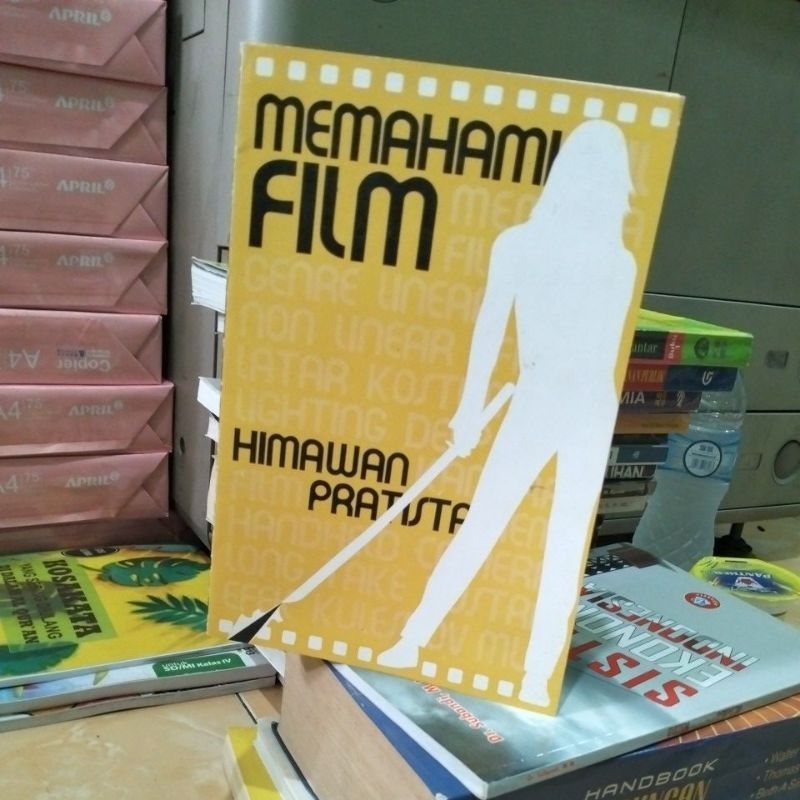 MEMAHAMI FILM