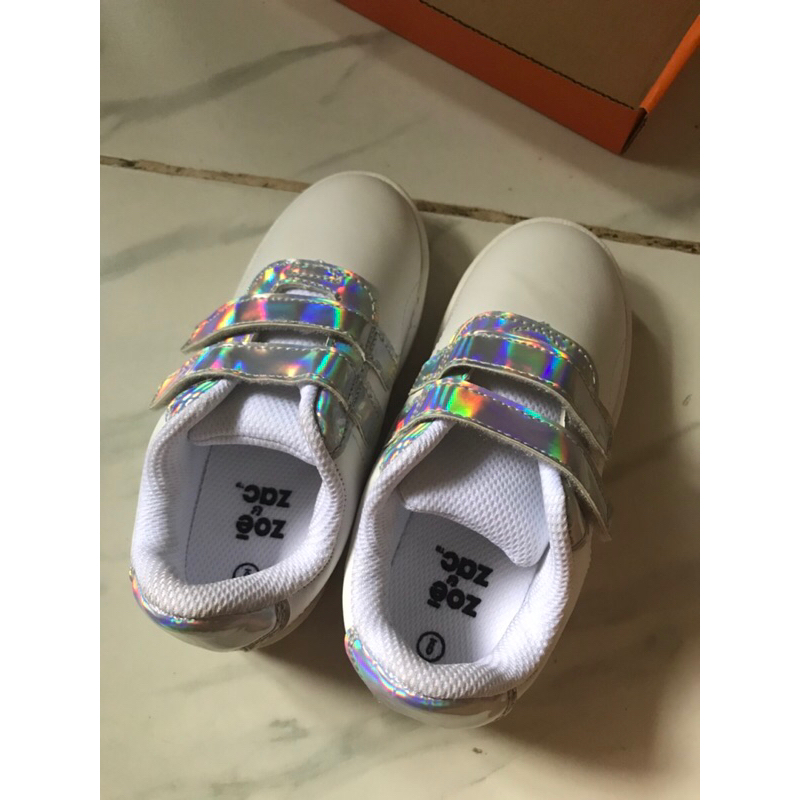 Sepatu anak zoe zac