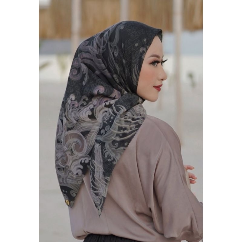 Buttonscarves The WAVE voal square NWT