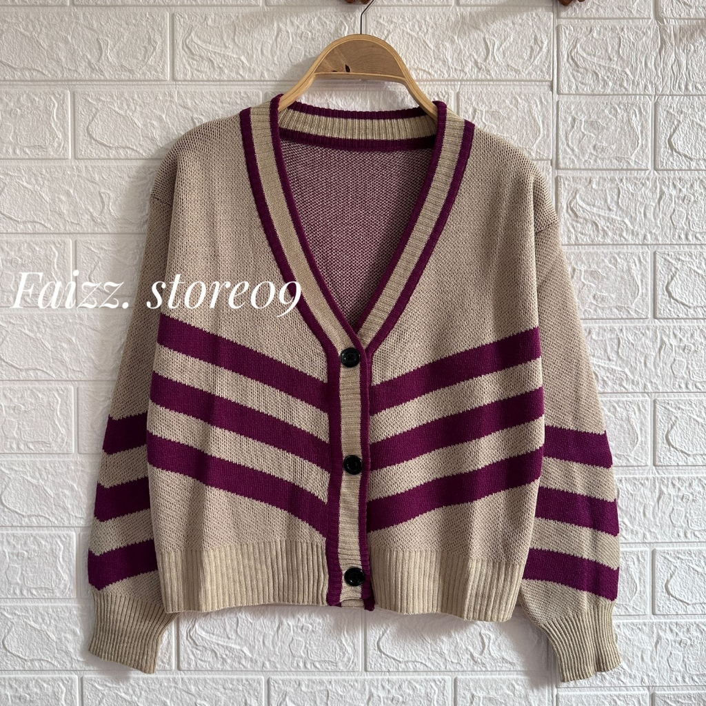 Oneset Karamoy Cardigan Crop Rajut V-Neck Kancing Motif Tiga Garis