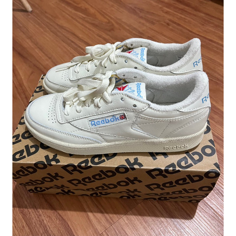 Reebok club c 85 vintage women shoes
