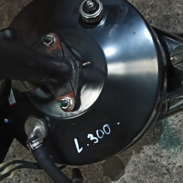 {Bekas} Boster Rem/Servo Rem L300 DieselMaster Rem/Assy Limited