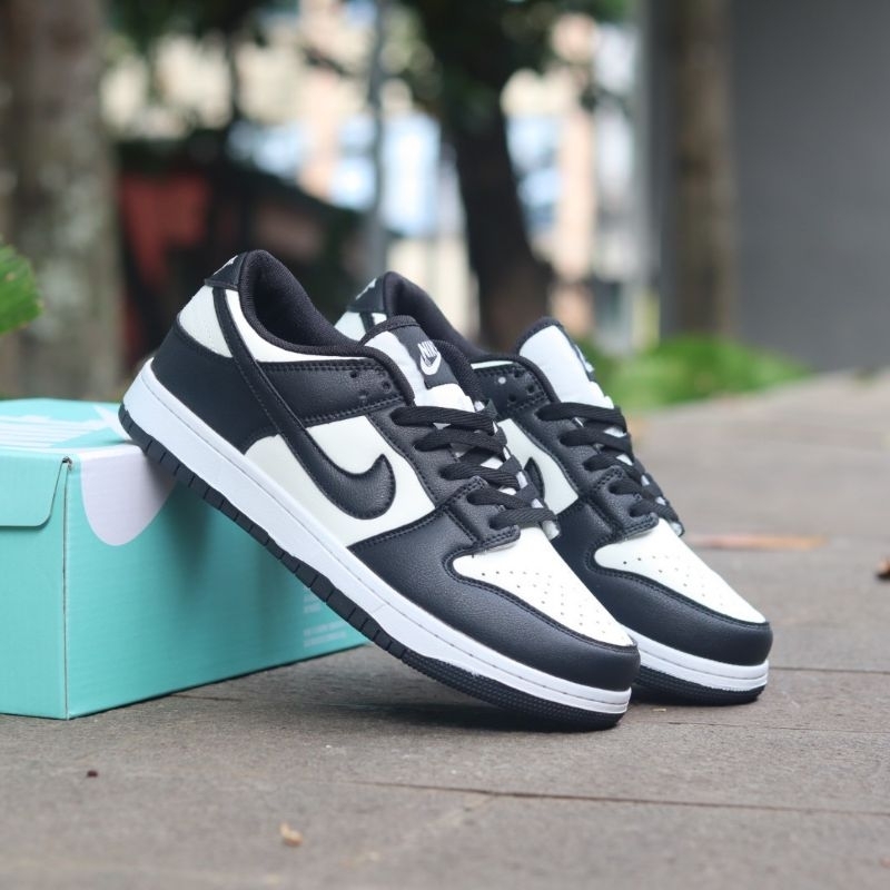 Sepatu sneakers cowok sb dunk low hitam putih