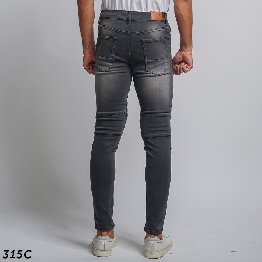 SKINNY JEANS BIKERS PATCH GREY WASH WHISKER PRIA PULL&amp;BEAR SOFT JEANS ABU TUA FEDDING