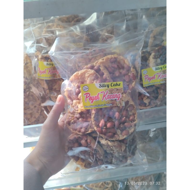 

peyek kacang