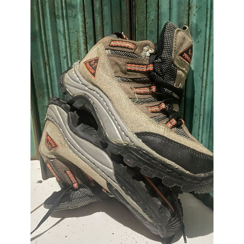 sepatu K2