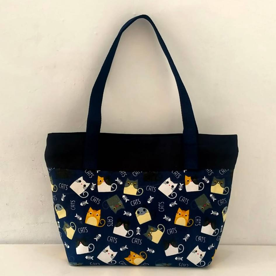 TAS KANVAS NAJLA MOTIF KUCING BIRU. Riens Collections