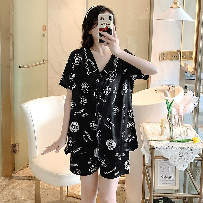 01 Sleepwear Satin Piyama Bahan Satin Lengan Pendek Celana Pendek Kerah Motif Kupu-Kupu Kancing Hidup High Quality Piyama Import/ Baju Tidur Import / Baju Tidur Murah / Piyama Set / Baju Tidur Set