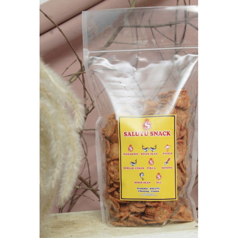 

Sosis ikan cap ikan salmon by saluyu makanan ringan cemilan pedas gurih