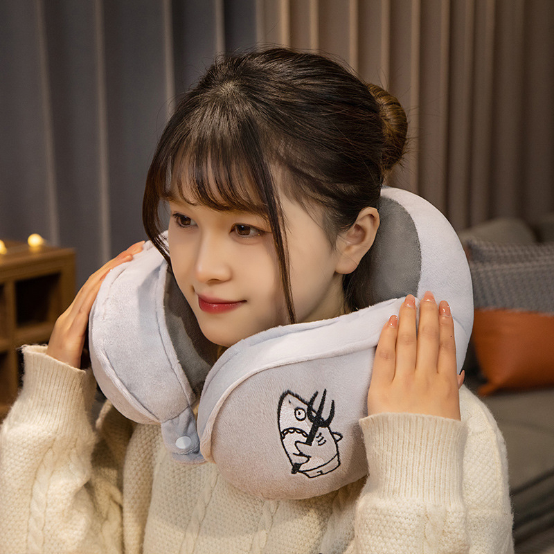 BU3NE New Ear Bantal Leher U-Shape Travel Neck Pillow Blue Empuk Kantor Istirahat Nyaman Dakron Poliester Mobil Perjalanan Lucu Kartun dino shiba shark blue pink bunny pooh besar dewasa melingkar Lembu halus mobil pesawat