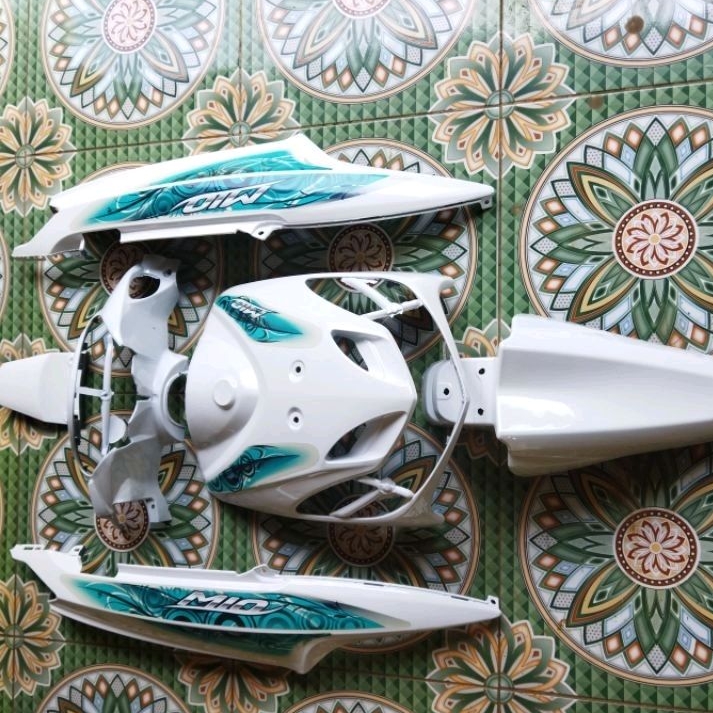 Full Body Halus Mio Smile Putih