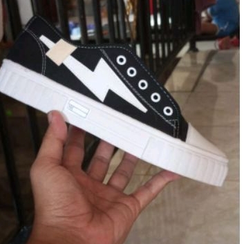 sneakers wanita petir Korean style