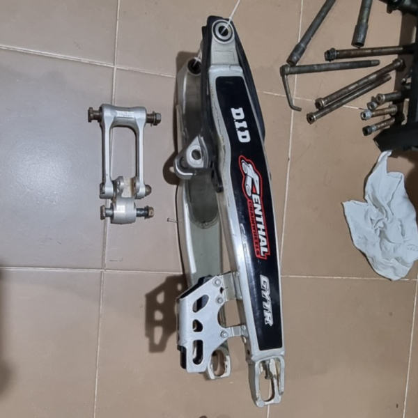 {Bekas} swingarm arm Yamaha YZF 250 unitrak linkage new model 2016 - 2020 Limited