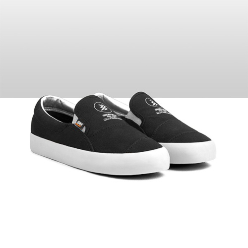 {MixaStore} Meery Black White  Sneakers  Sepatu Pria - 42 Berkualitas