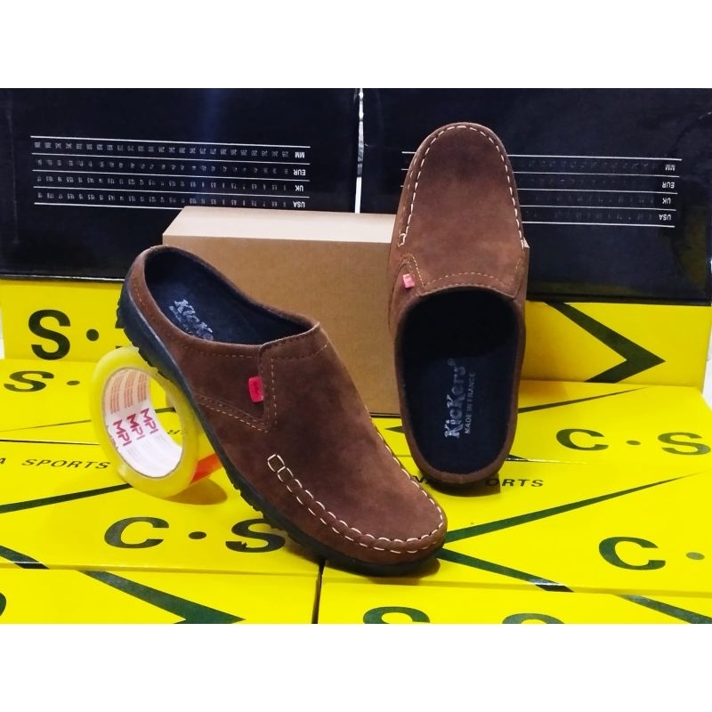 Sendal Bustong Kickers Sepatu Sandal Pria Dewasa Sandal Selop Santai Casual Pria Terbaru Model Slip On &amp; Mules Bakpao Slop Murah Mewah Elegan dan Trendy Gaya Masa Kini