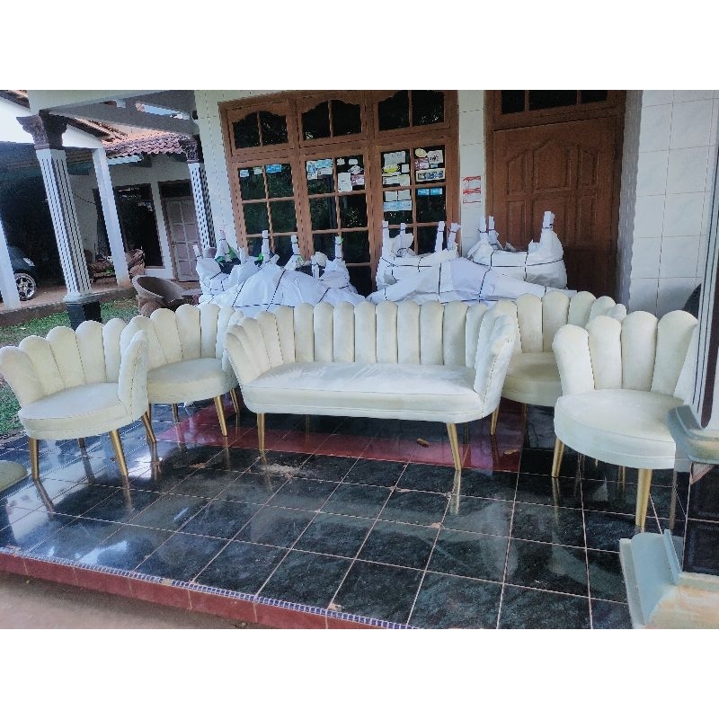 Kursi Dekorasi Pelaminan Model Kerang - Kursi Pengantin Sofa Kipas