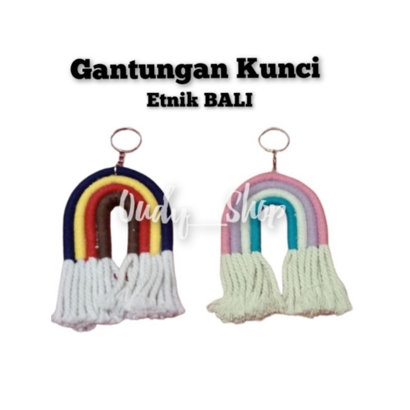 Gantungan Kunci Pompom Rajut Bahan Benang Sulam Oleh Oleh Khas Bali