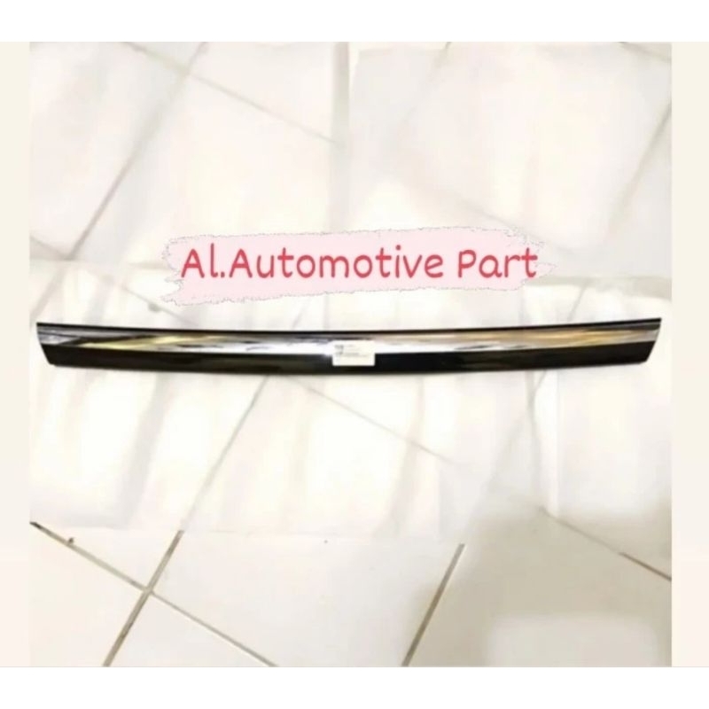 Garnish List Grill Atas Kap Mesin Toyota Avanza Veloz 2022 Original
