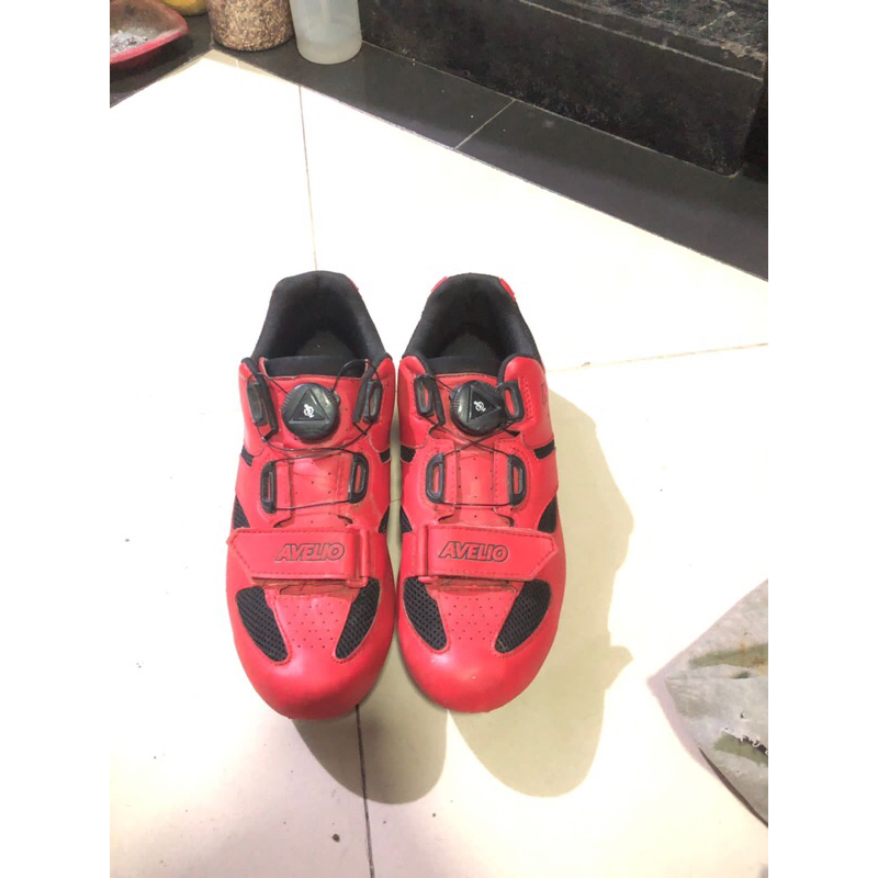 Sepatu Sepeda Avelio Second Merah