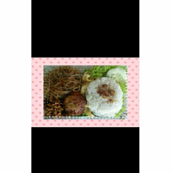 

PAKET NASI JUMAT BERKAH 10 RIBU. TERMURAH NASI BOX