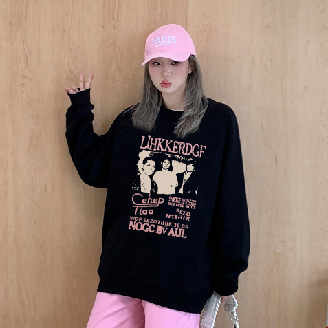 switer hitam wanita/lengan panjang american retro letter graffiti print sweter oversize wanita rap hip hop sweater motif