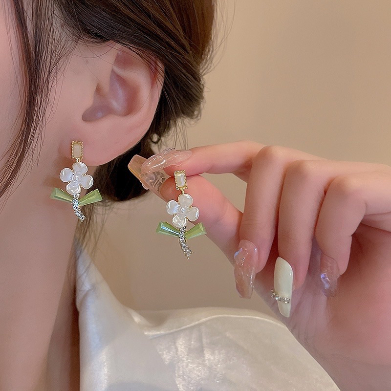 Flowery petal earrings / anting