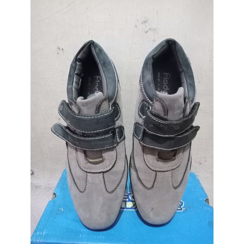 Sepatu pria FLADEO size 41 (preloved)