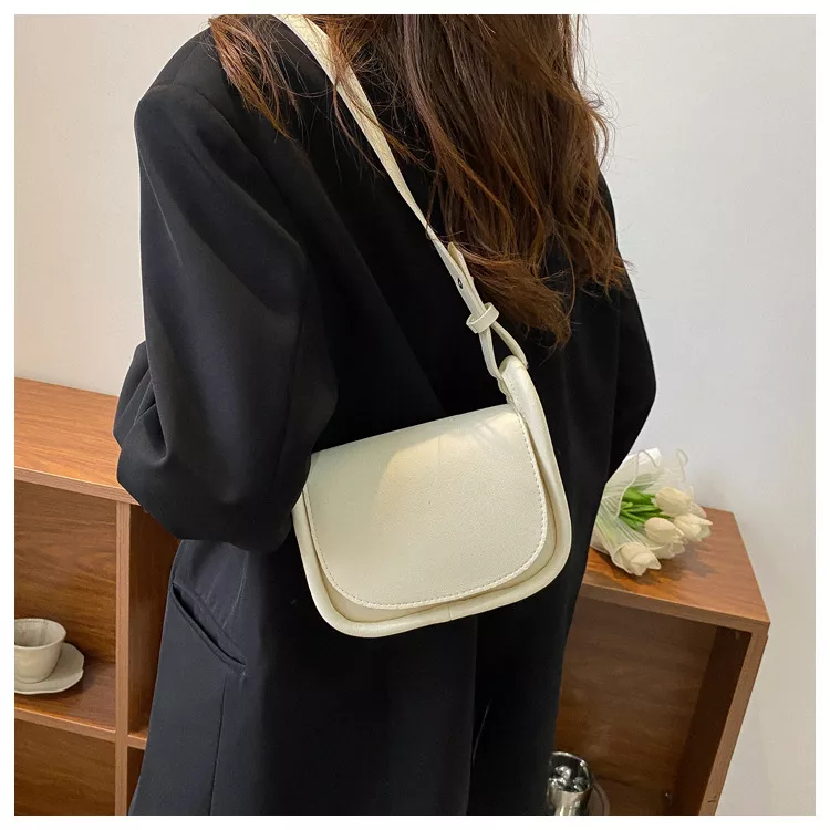 ZEA SADEL SLINGBAG, TAS SELEMPANG BAHU WANITA MURAH MUAT HP BAHAN SINTETIS MINISO TEBAL WARNA CREAM