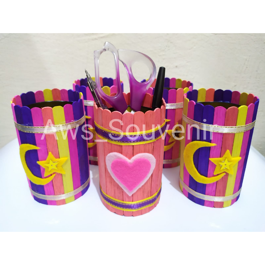 

Tempat Pensil Dari Kaleng Dan Stick Es Cream Warna