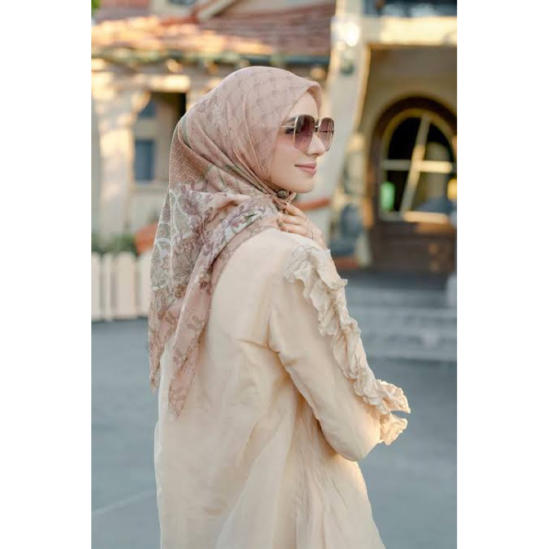 Preloved Buttonscarves x Disney The Dream Park Macchiato XL