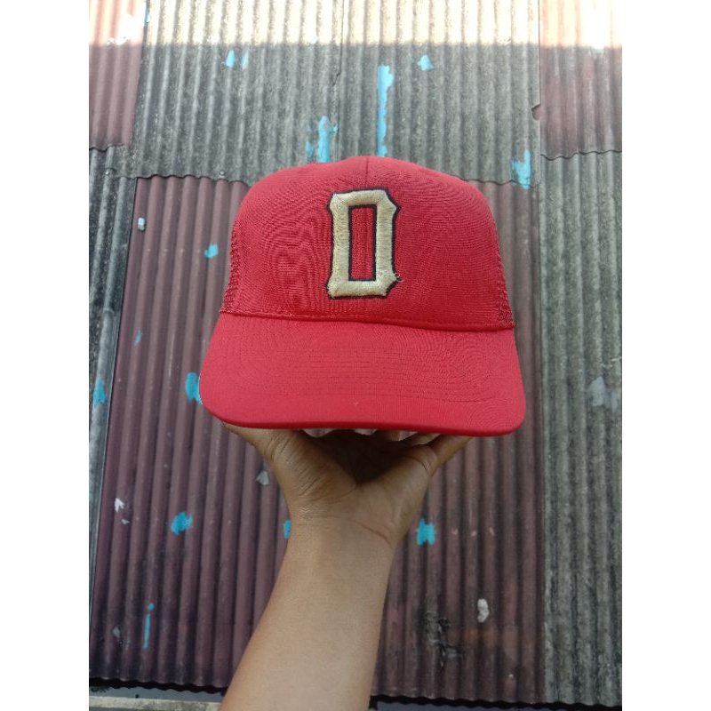 topi vintage second logo D