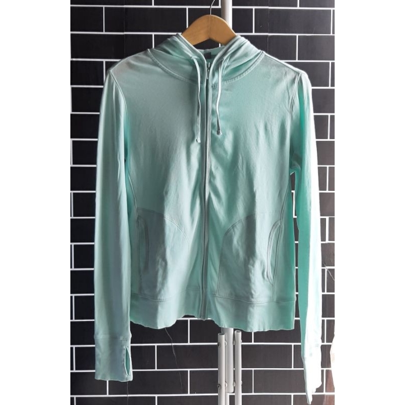 JACKET OLAHRAGA UNIQLO MINT WANITA SECOND ORIGINAL