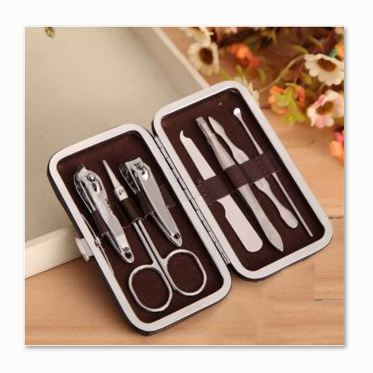 Peralatan Manicure Pedicure 7 in 1 Gunting Kuku Set Stainless Dompet Paket Pembersih Kuku Pinset Gunting Lancip Korek telinga Kuping [MF]