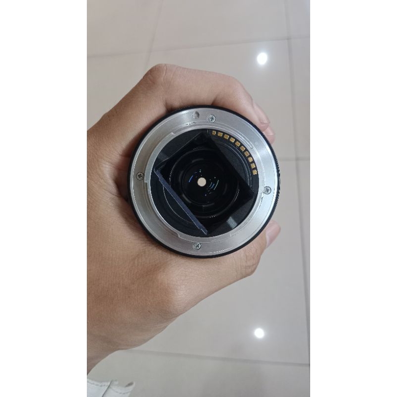 lensa sony 28mm f2